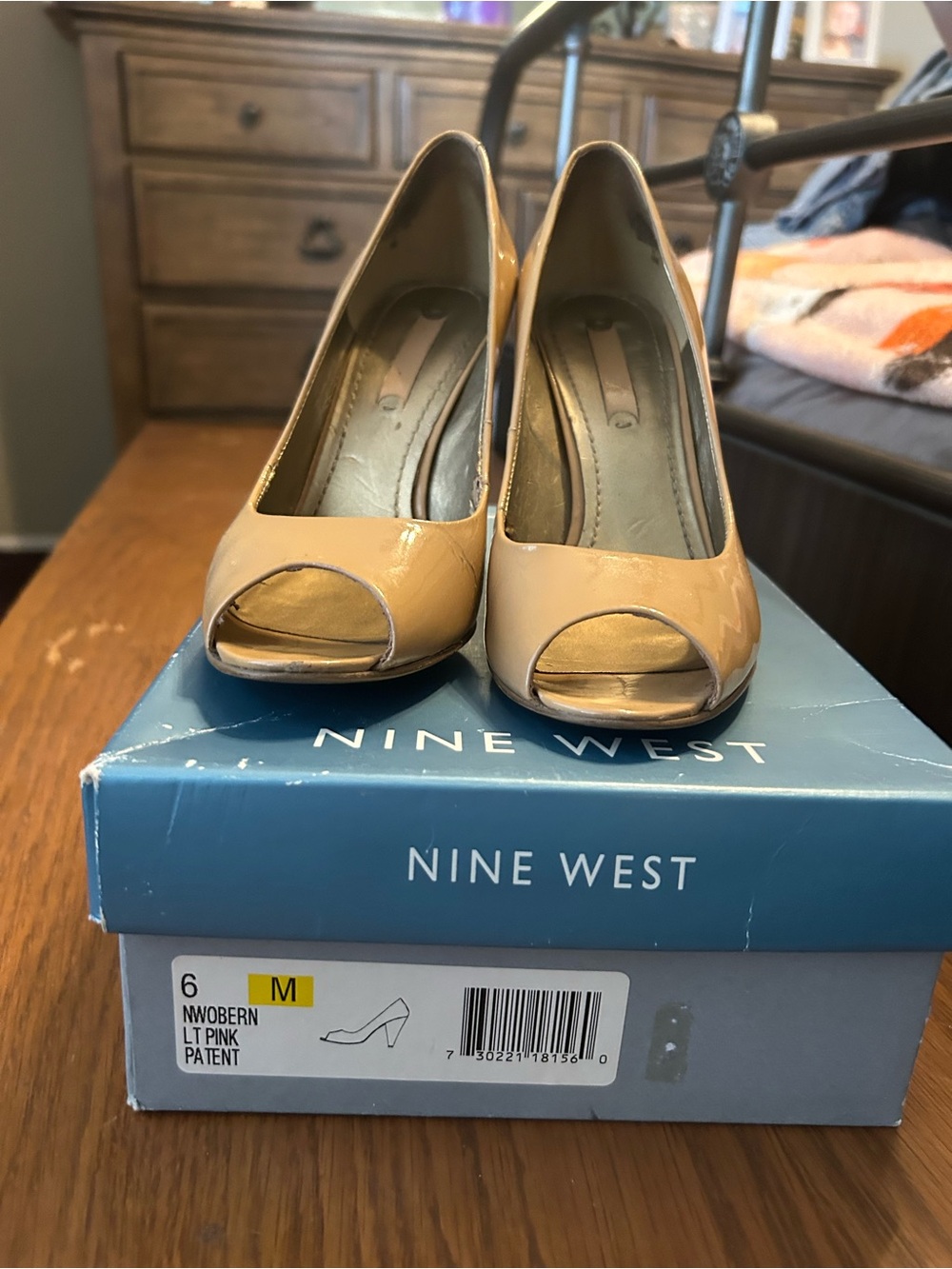 Nine West Nude Patent Peep-Toe Pumps w box. Gently worn
